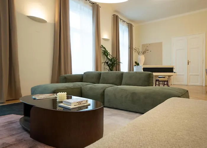 Chic 180m 3br Near Parliament, Self Check-in Viena