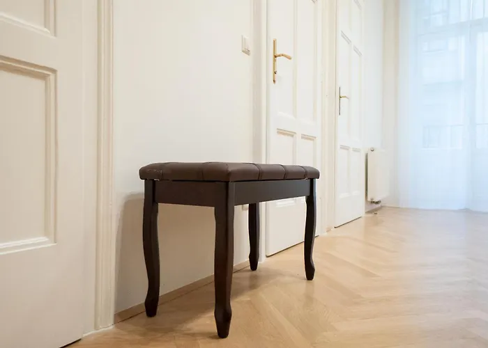 Chic 180m 3br Near Parliament, Self Check-in * Viena
