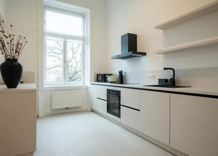 Chic 180m 3br Near Parliament, Self Check-in * Viena